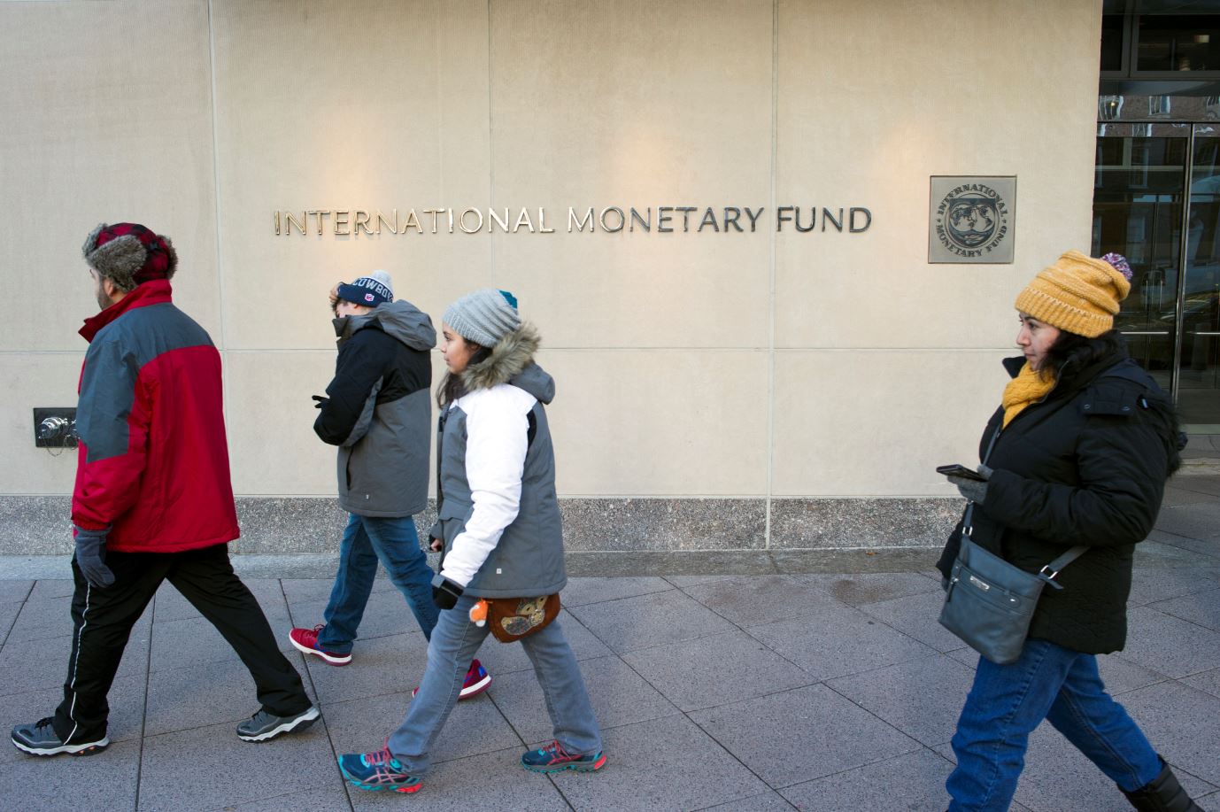 FMI mantiene previsión de crecimiento mundial en 3.9%