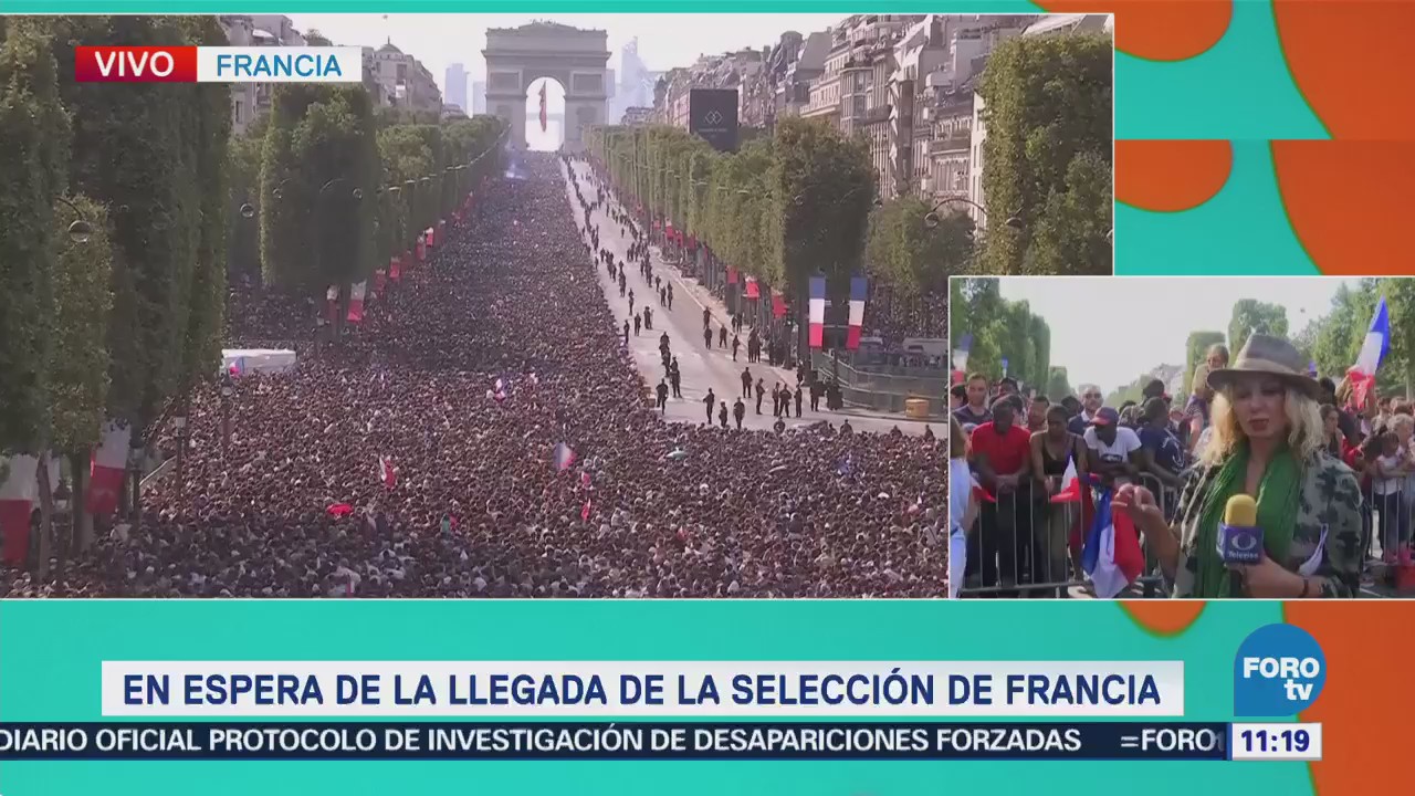 Franceses esperan en la avenida Campos Elíseos a la selección nacional