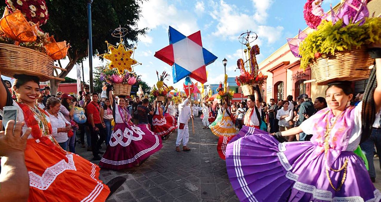 arriban oaxaca miles turistas celebrar guelaguetza