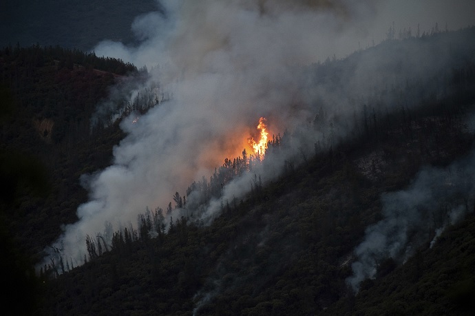 Incendio forestal amenaza parque Yosemite California
