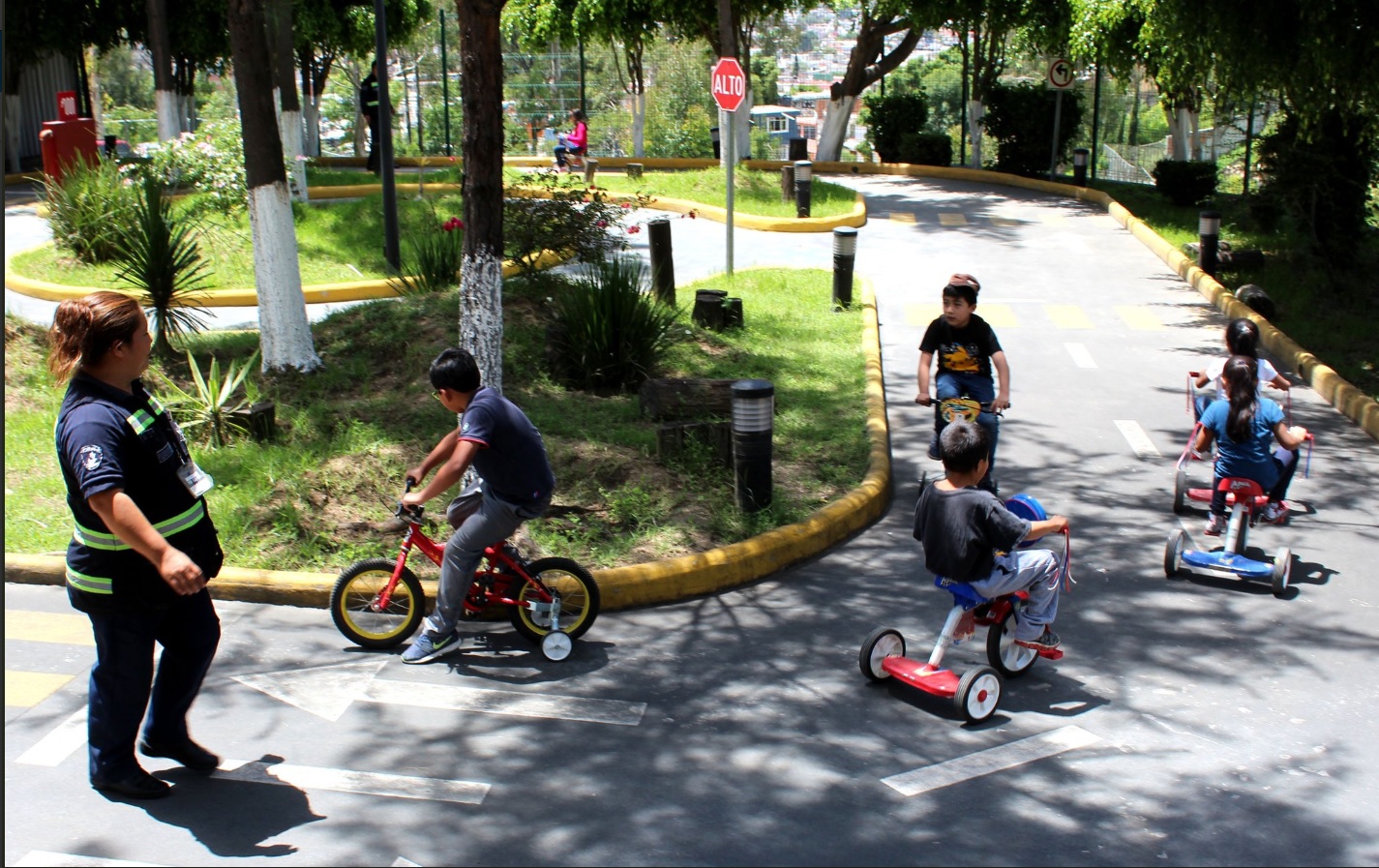 Enseñan a prevenir accidentes a niños de Puebla durante curso de verano