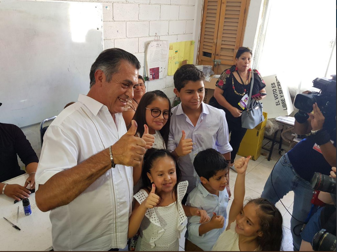 Jaime Rodríguez Calderón ‘El Bronco’ emite su voto en García