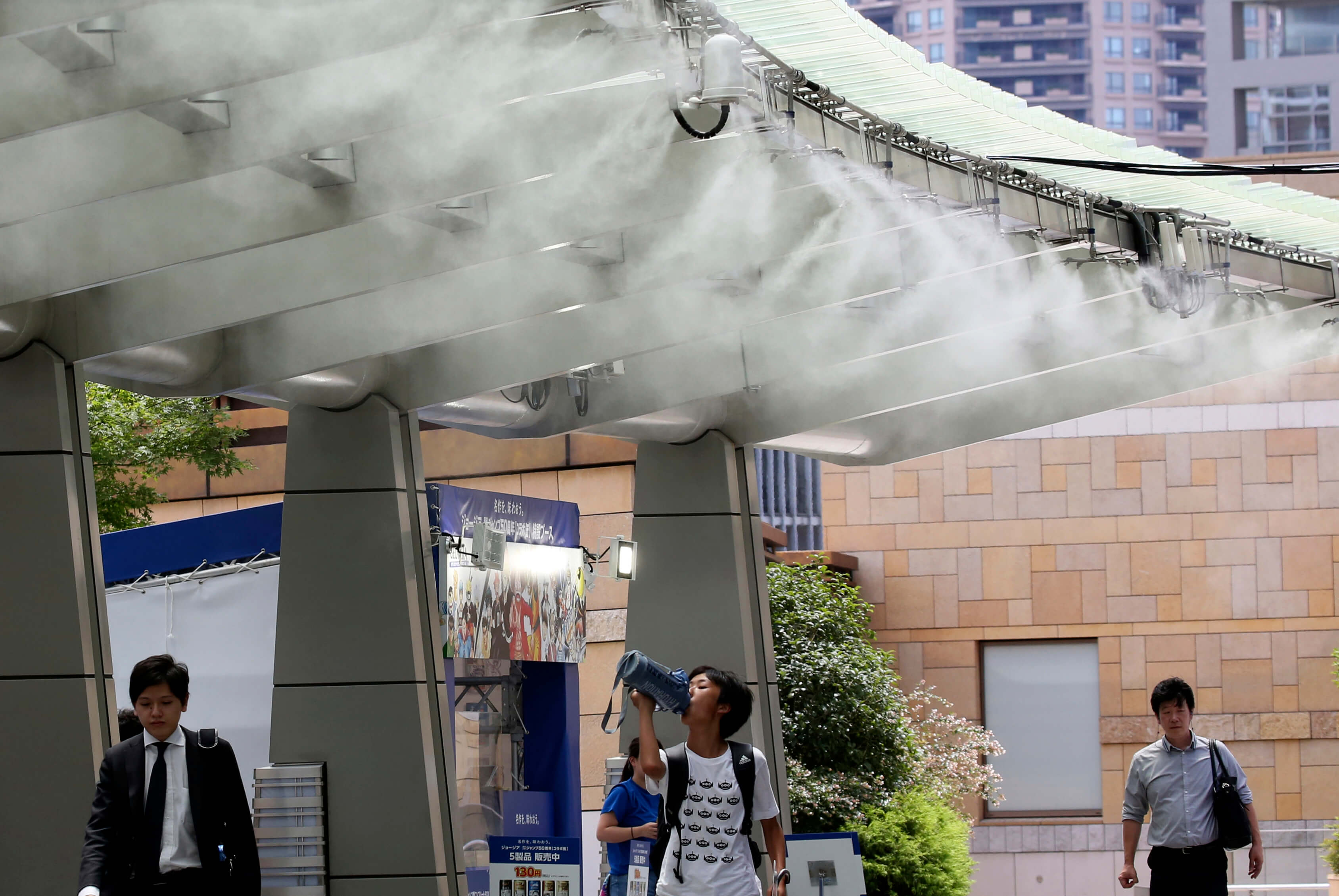 Ola de calor deja 80 muertos en Japón