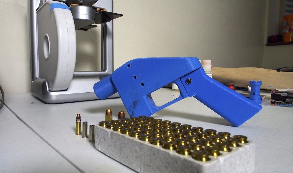 Juez bloquea autorización de Trump para liberar impresión en 3D de armas