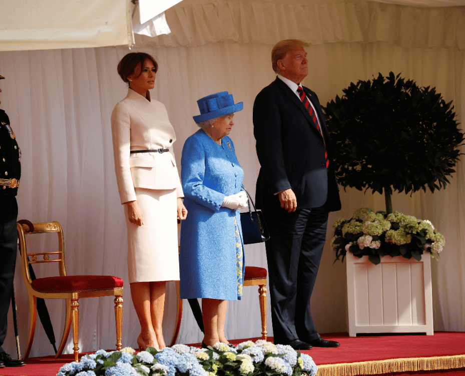 Isabel II recibe a Trump en el castillo de Windsor