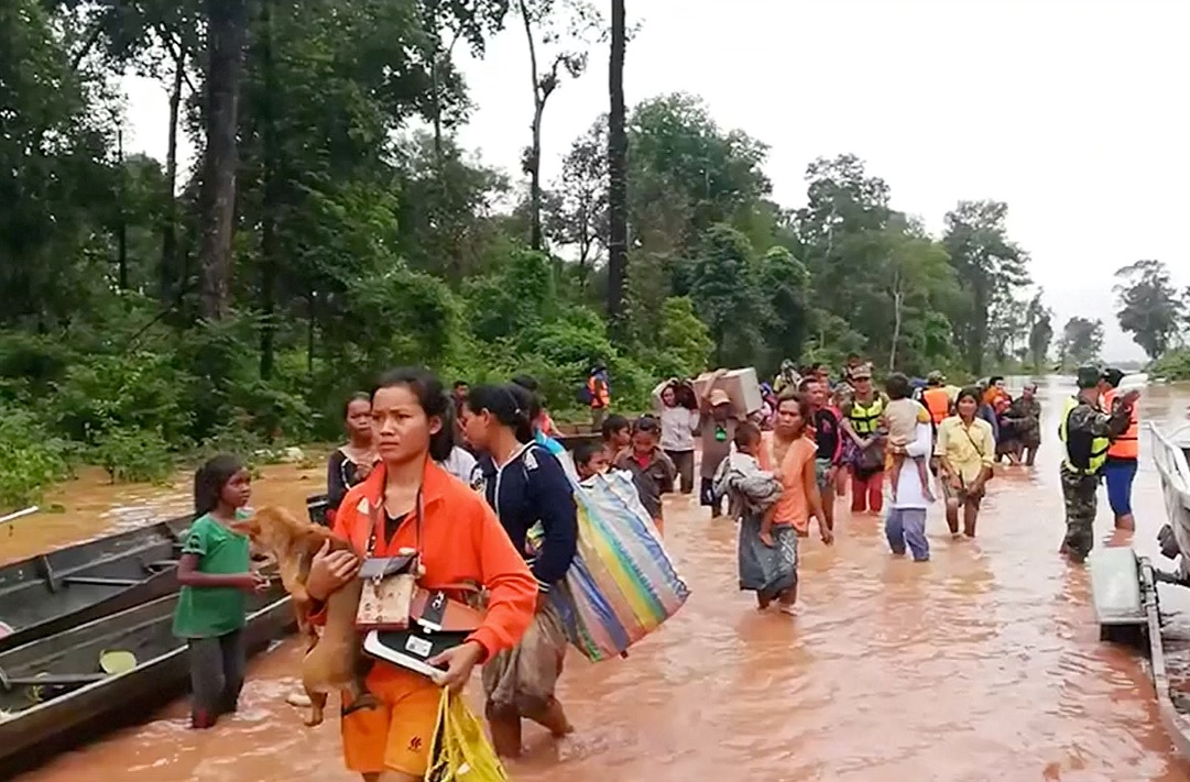 Laos busca a cientos de desaparecidos tras derrumbe de presa