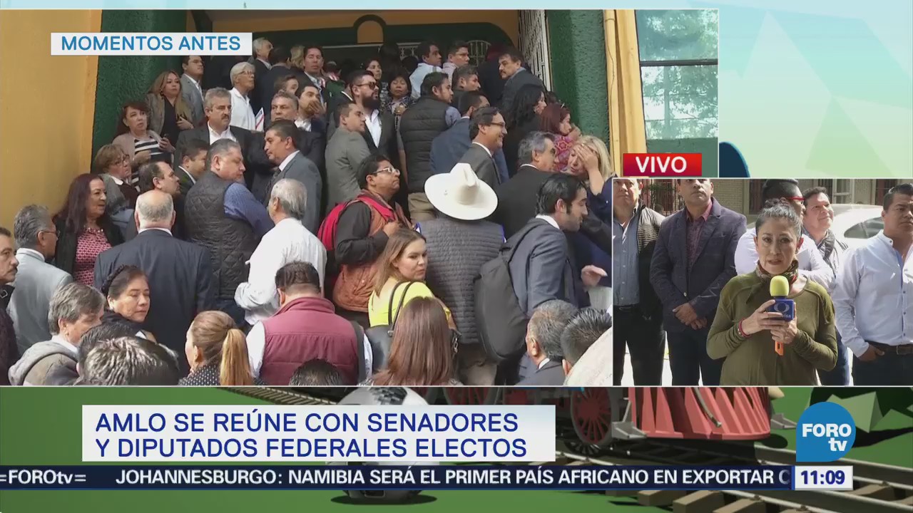 López Obrador sostiene reunión con legisladores federales electos