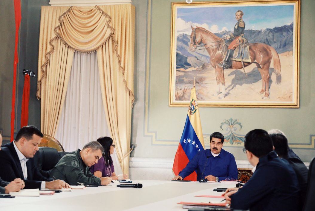 Maduro anuncia reforma monetaria que elimina cinco ceros al bolívar