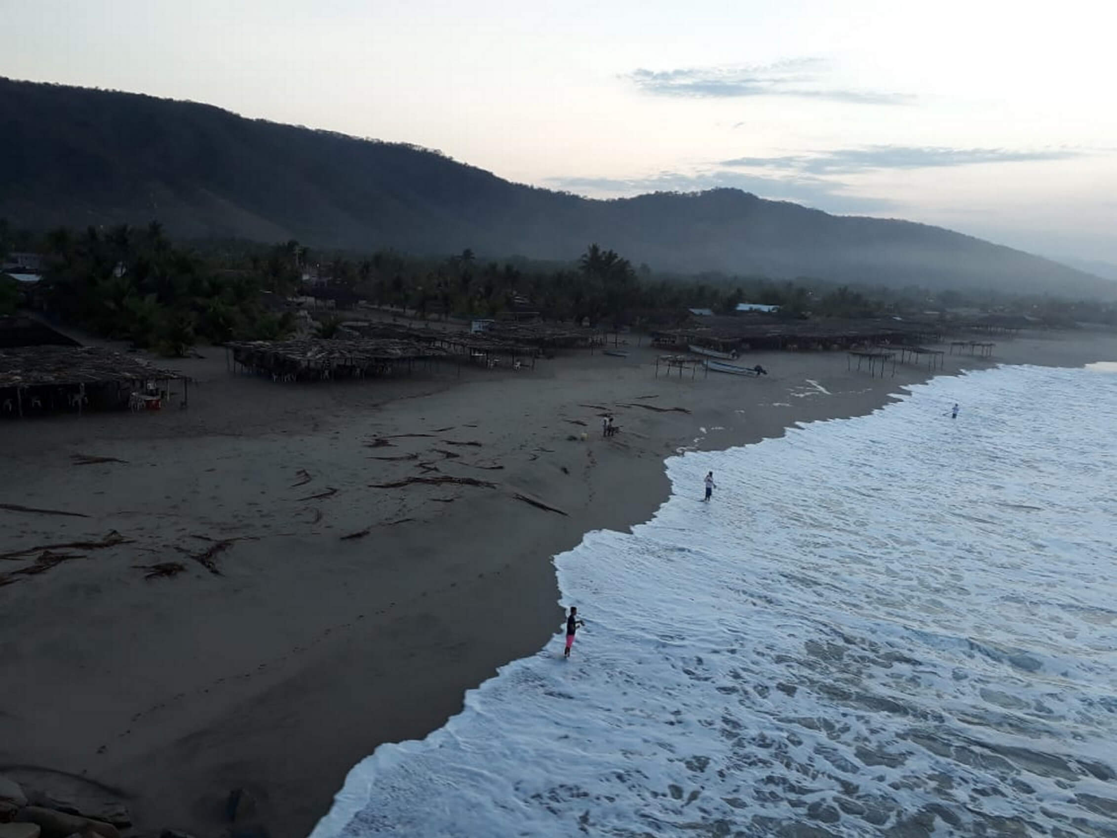 Se mantiene la alerta por mar de fondo en costas de Oaxaca