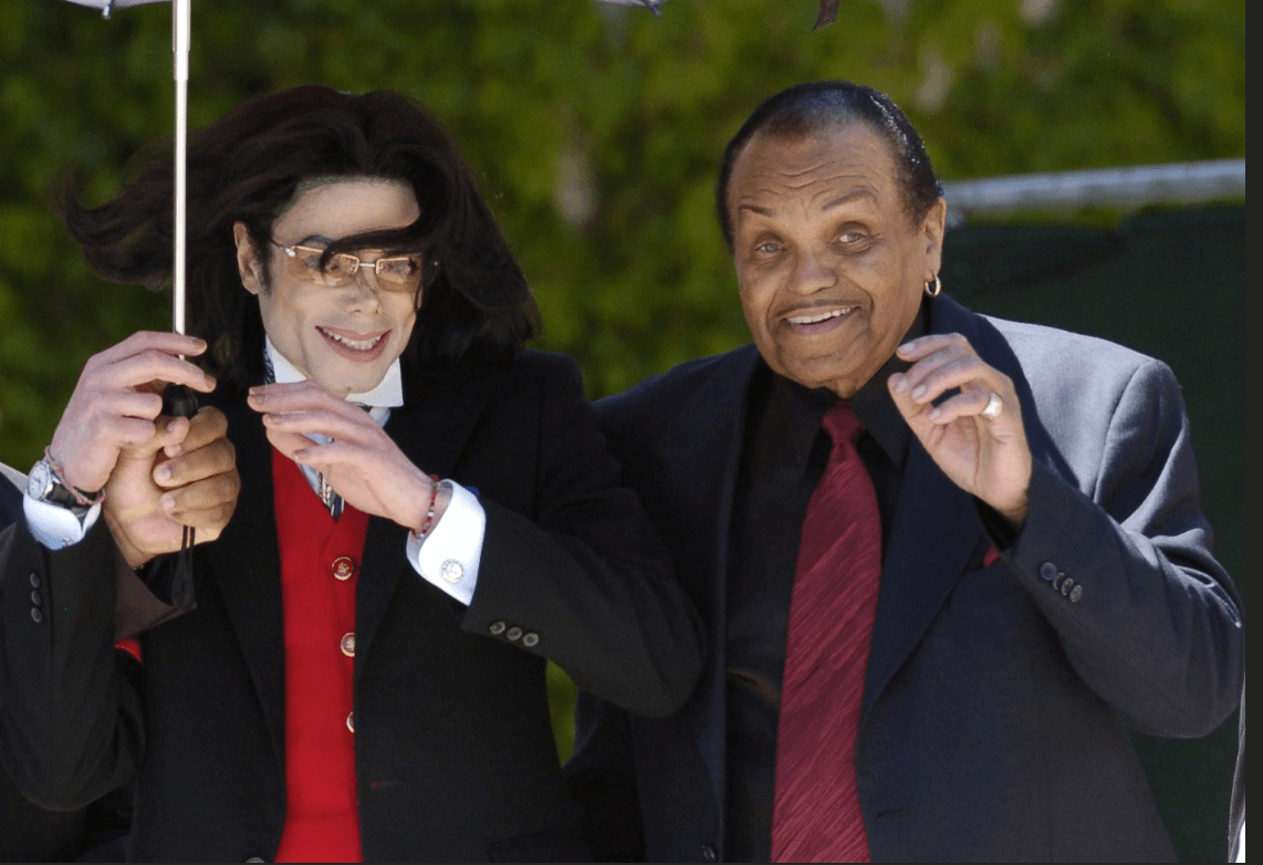 Michael Jackson y su padre, Joe Jackson. (Reuters, archivo) 