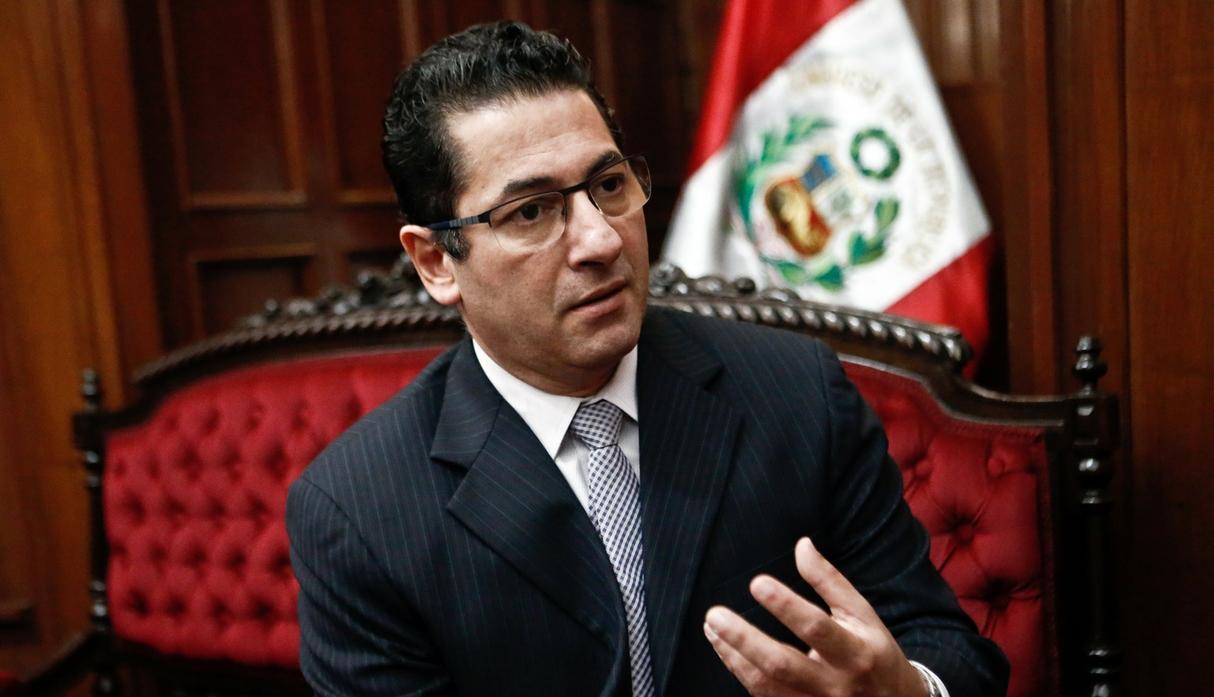 Ministro Justicia peruano renuncia escándalo corrupción
