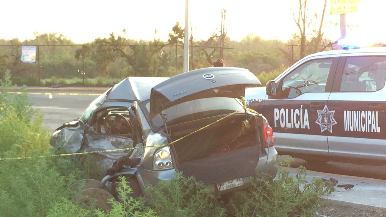 Muere policía luego de choque en autopista Peñón Texcoco