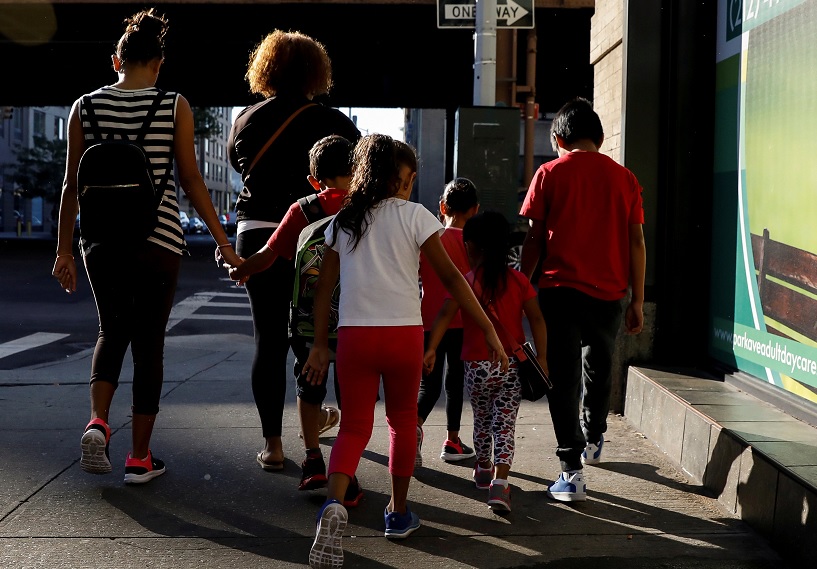 Trump incumple plazo de reunir 102 niños migrantes padres