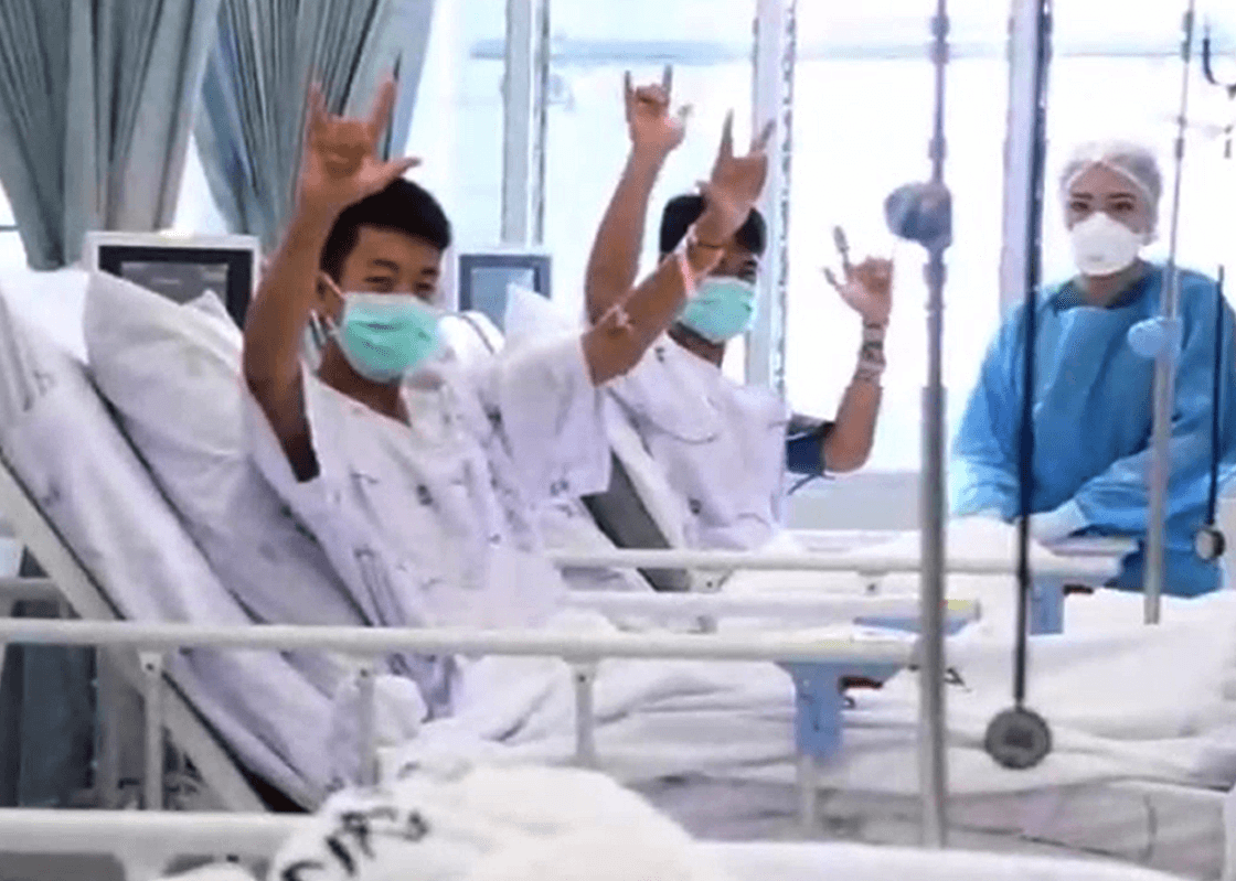 Niños tailandeses en el hospital. (EFE )