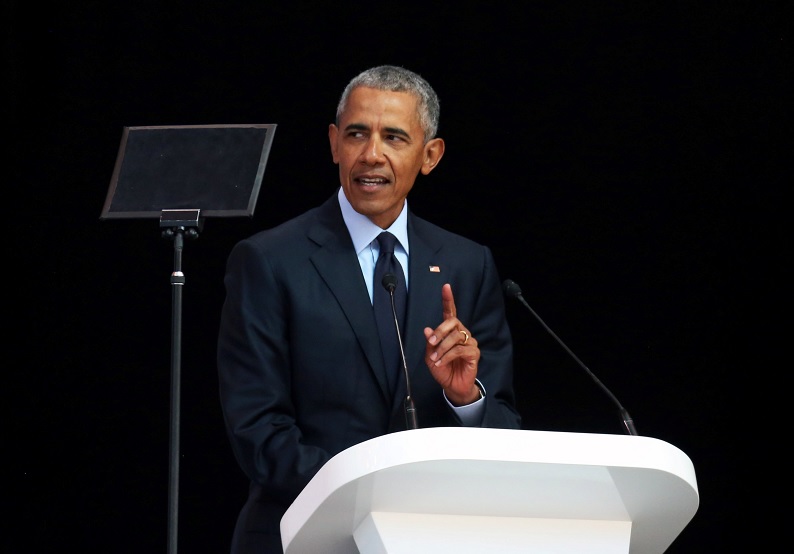 Obama critica a quienes buscan socavar instituciones o normas