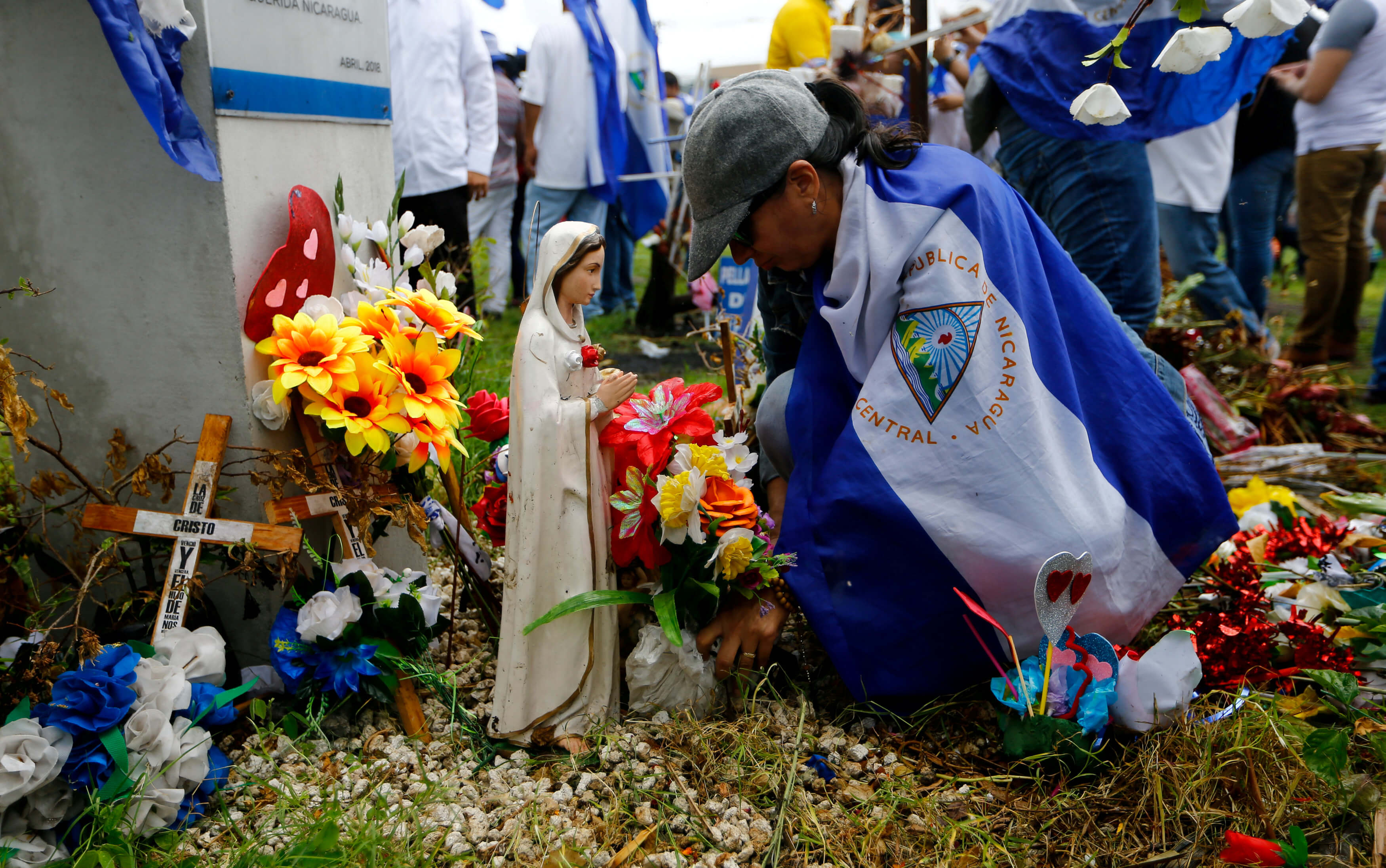 Ortega pide a empresarios y opositores restaurar la paz en Nicaragua