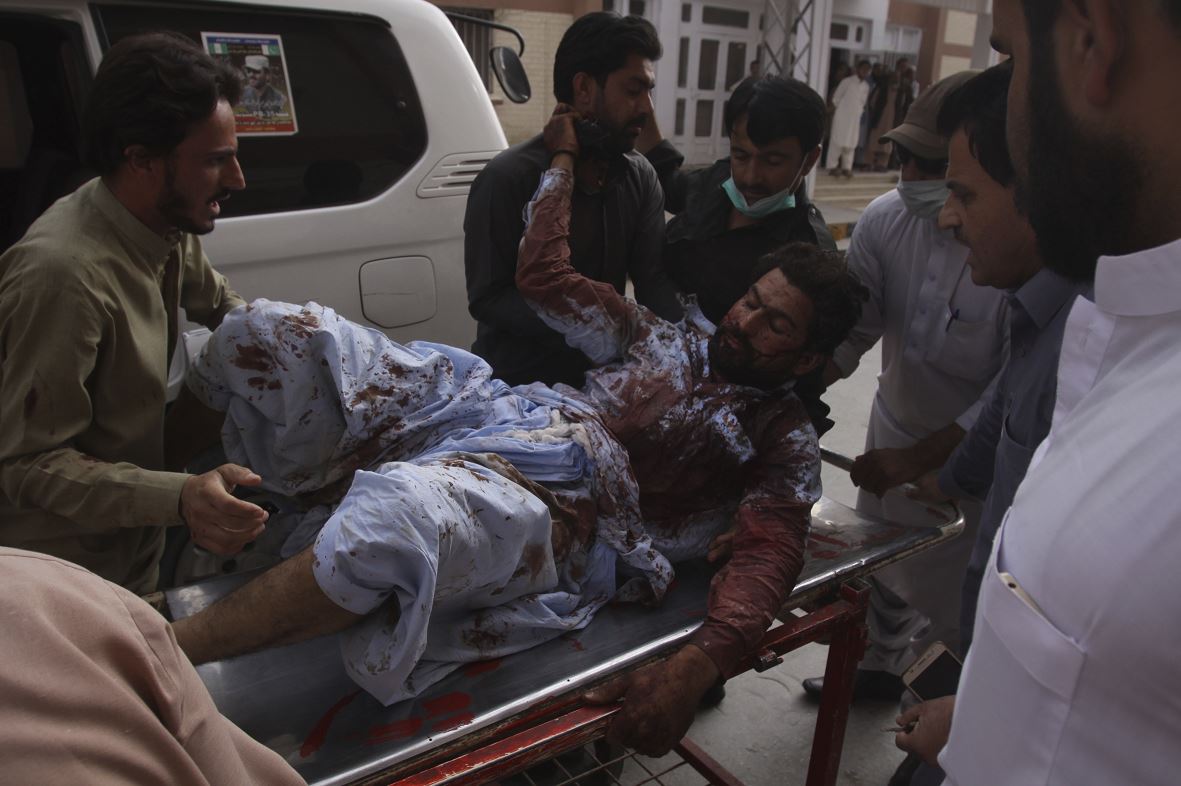 Atentado contra acto electoral en Pakistán deja más de cien muertos