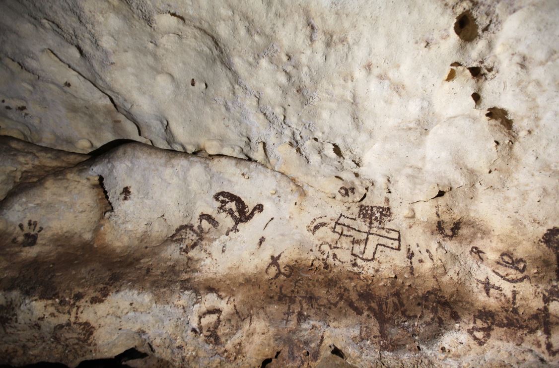Descubren cueva con pinturas rupestres mayas en Yucatán