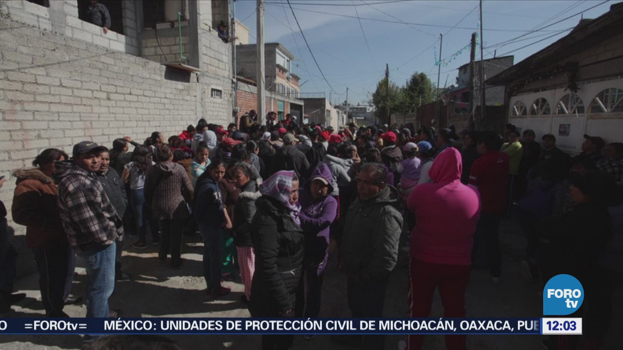 Pobladores retienen a dos presuntos ladrones en Santiago Tlacotepec, Edomex