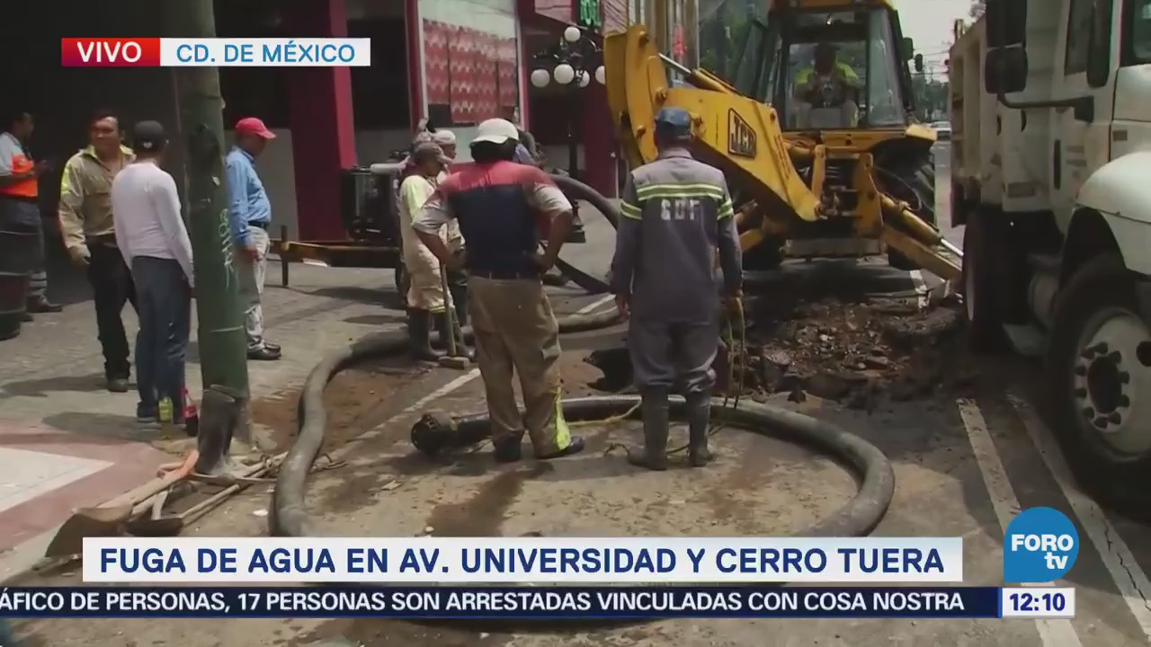Reparan fuga de agua por sexta ocasión en avenida Universidad, CDMX