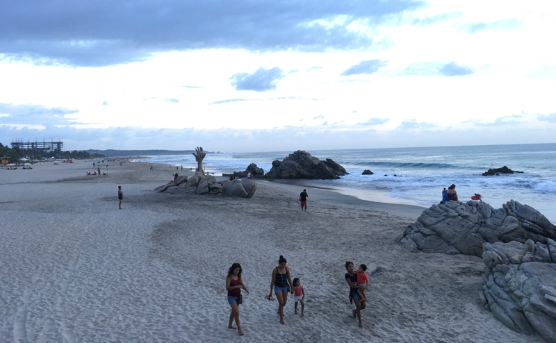 turistas playas puerto escondido costa oaxaca