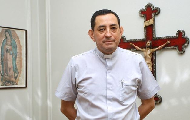 Detienen a alto cargo del arzobispado de Chile por abuso sexual