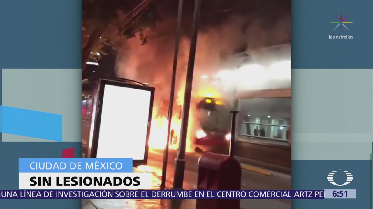Se incendia unidad del Metrobús de la CDMX en la estación Durango