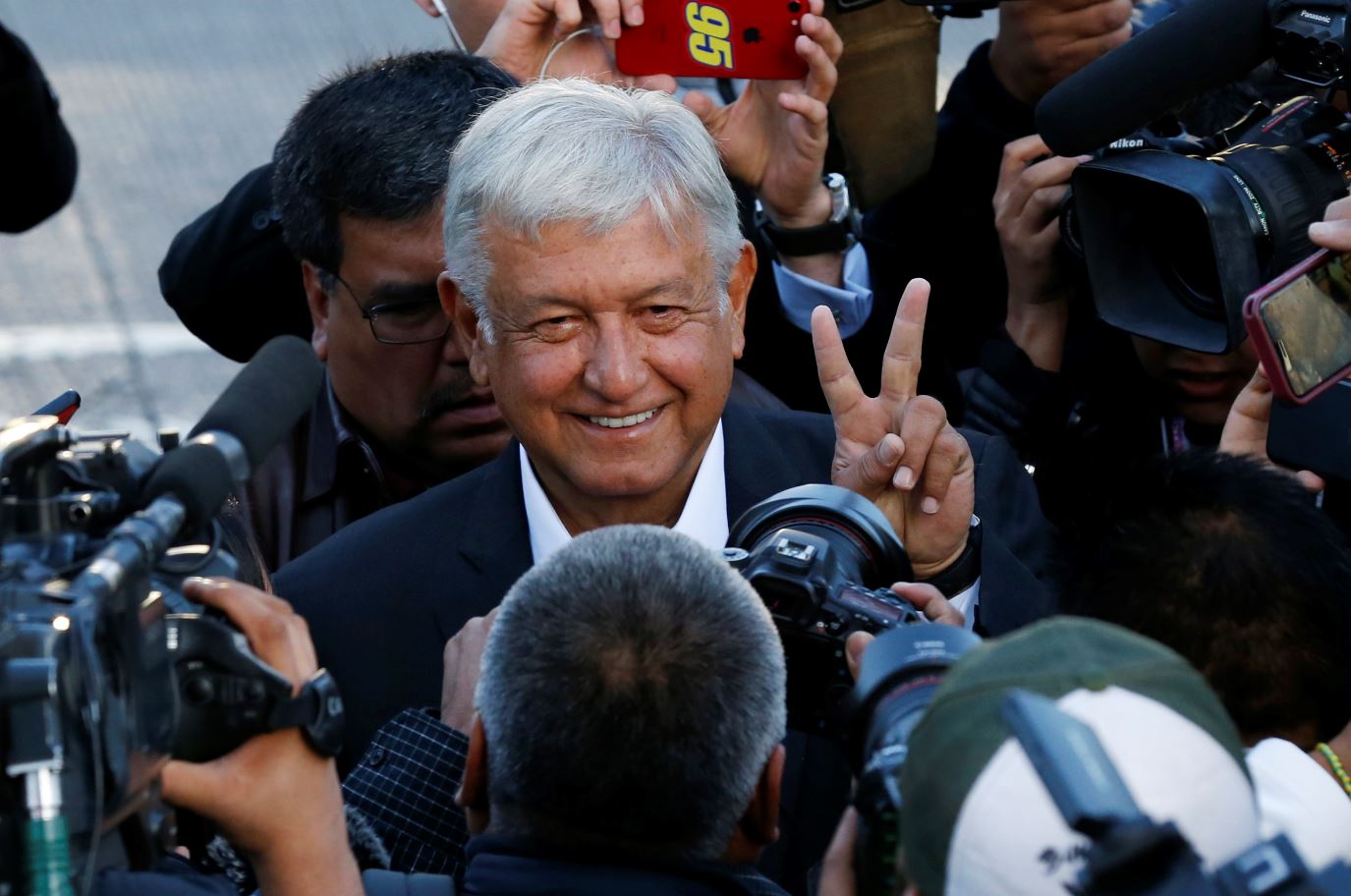 Se reúne López Obrador con empresarios del CCE