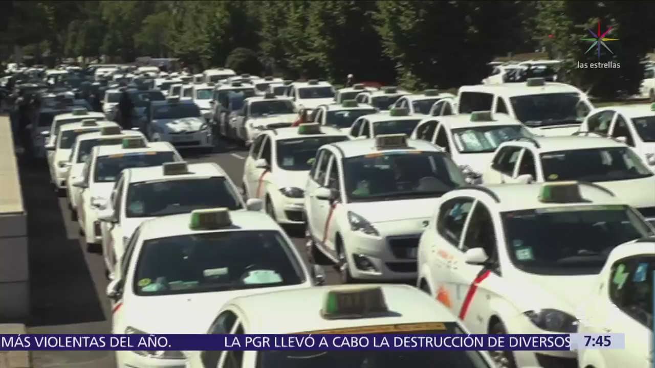 Taxistas de España mantienen huelga contra servicios privados