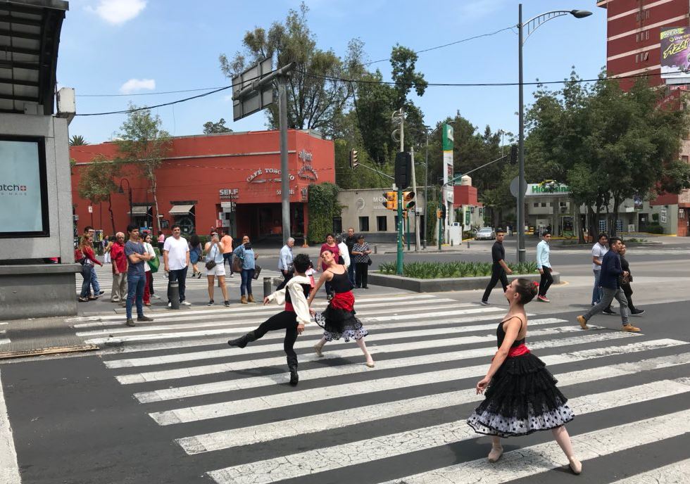 Artistas llevan el teatro a las calles de la CDMX