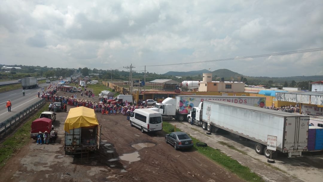 Camioneta arrolla a 7 peregrinos en la México-Querétaro