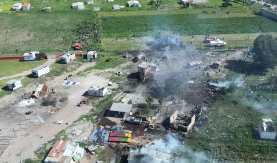Polvorines que explotaron en Tultepec tenían permisos: alcalde