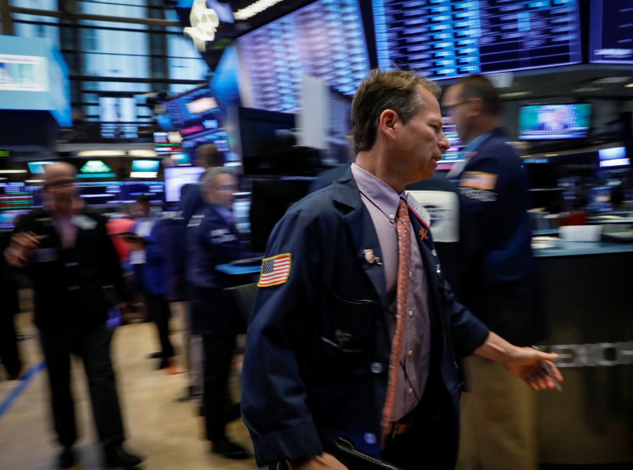 Wall Street abre mixto, con impulso industrial y financiero