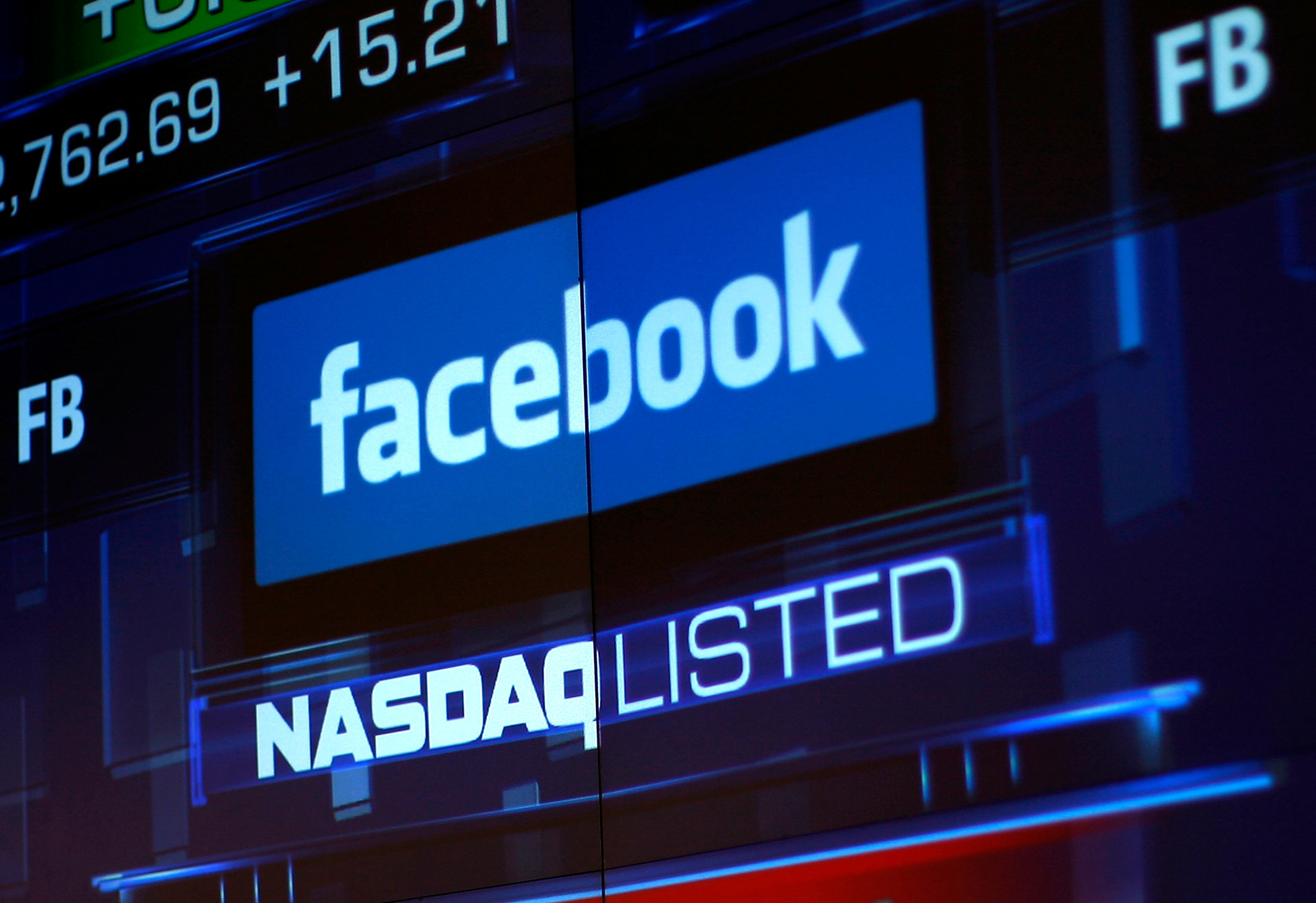 Wall Street avanza mixto; Facebook cede 18%, arrastra Nasdaq