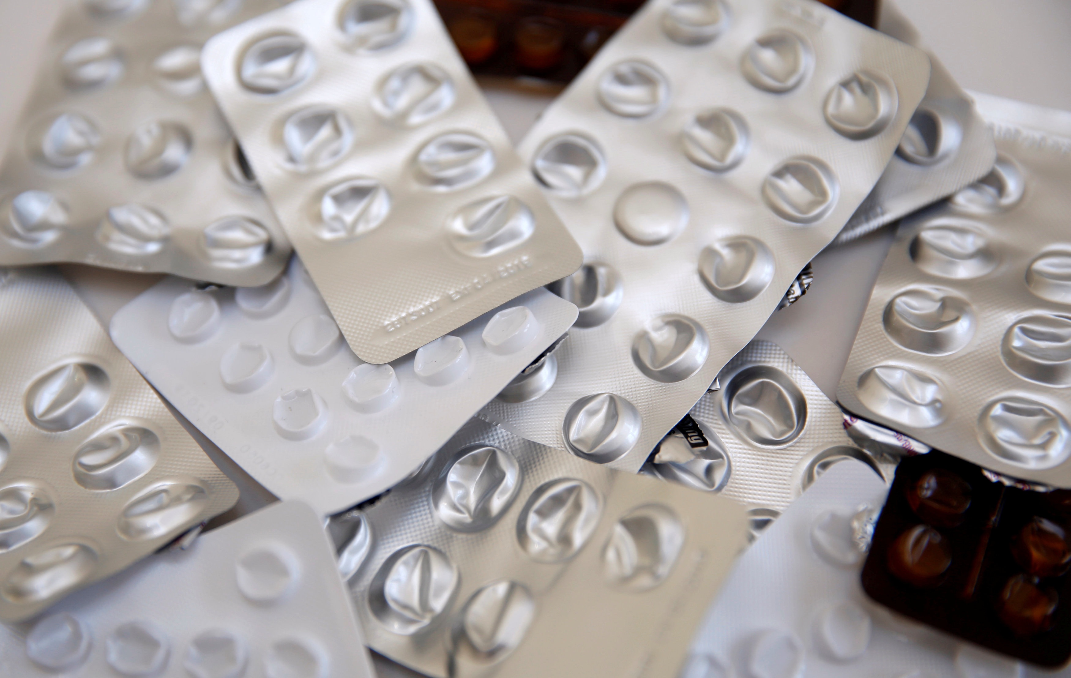 Cofepris elimina barreras para la producción de medicamentos genéricos