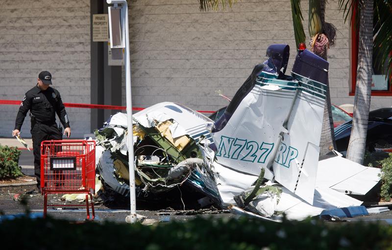 Desplome de avioneta deja 5 muertos en California, EU