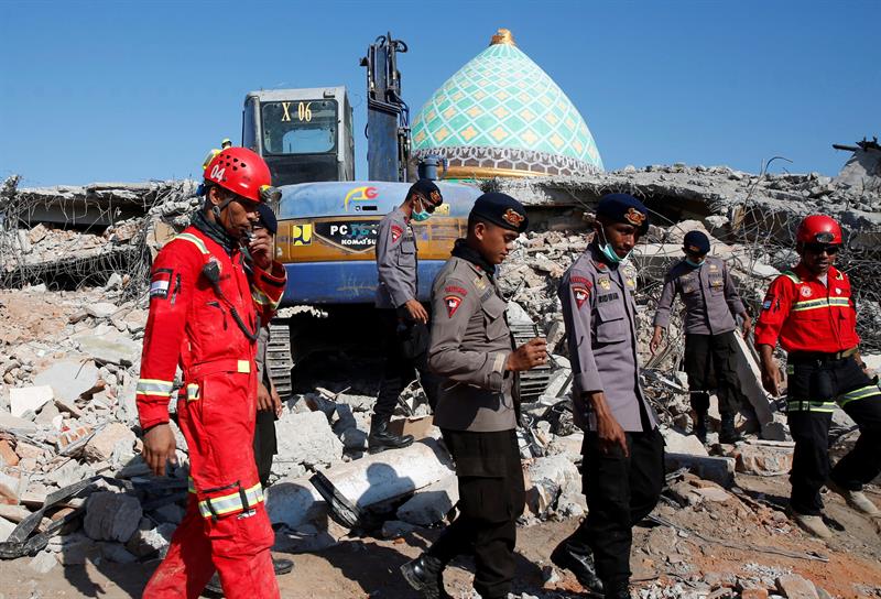 Sismo magnitud 5.9 vuelve a sacudir Indonesia hoy