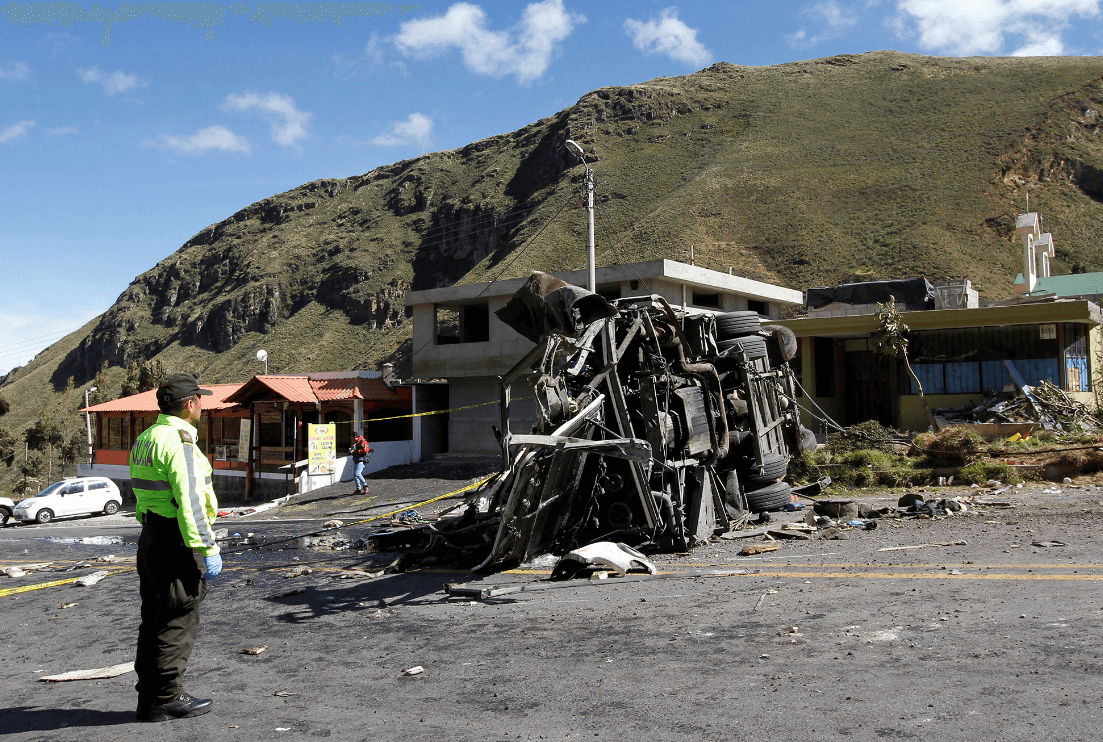 Accidente de autobús en Ecuador deja 24 muertos
