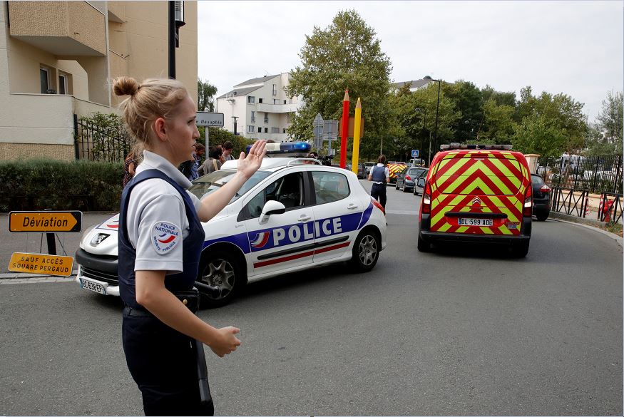 Ataque con cuchillo deja dos muertos en Trappes, Francia