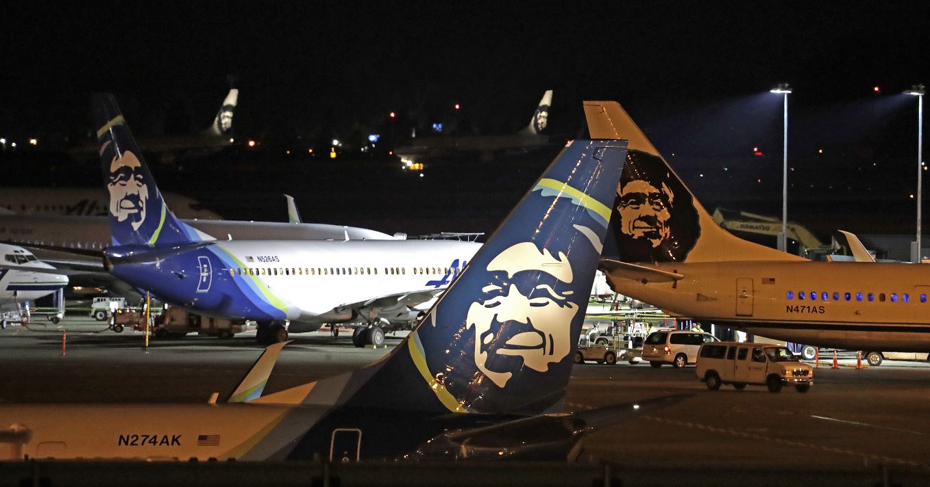 Empleado roba y estrella avión de Alaska Airlines en Seattle