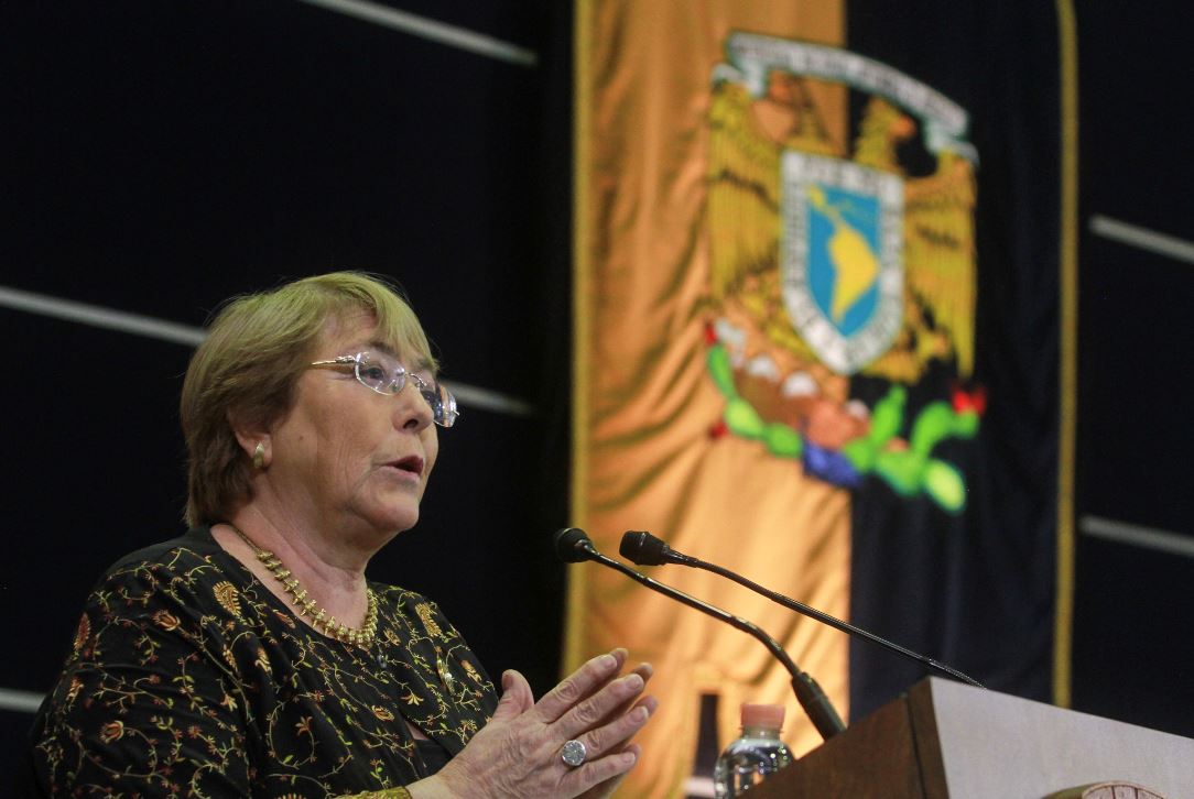 Defensa de derechos humanos obliga a nunca bajar los brazos: Bachelet en UNAM