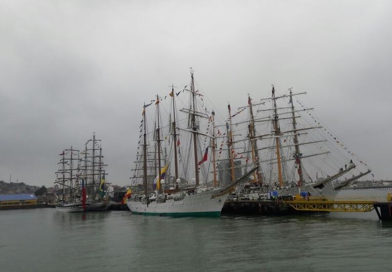 Veracruz recibe a barcos de Armadas de ocho países