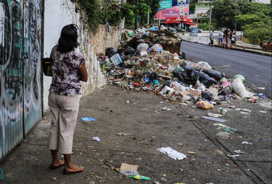 Adeudo del Ayuntamiento con empresas recolectoras provoca acumulación de basura en Acapulco