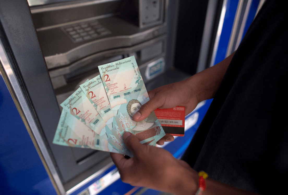 Billetes en Venezuela. (AP) 