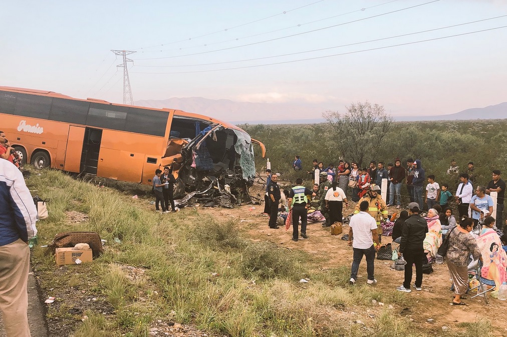 Choque en carretera de Saltillo, Coahuila, deja un muerto y 30 lesionados