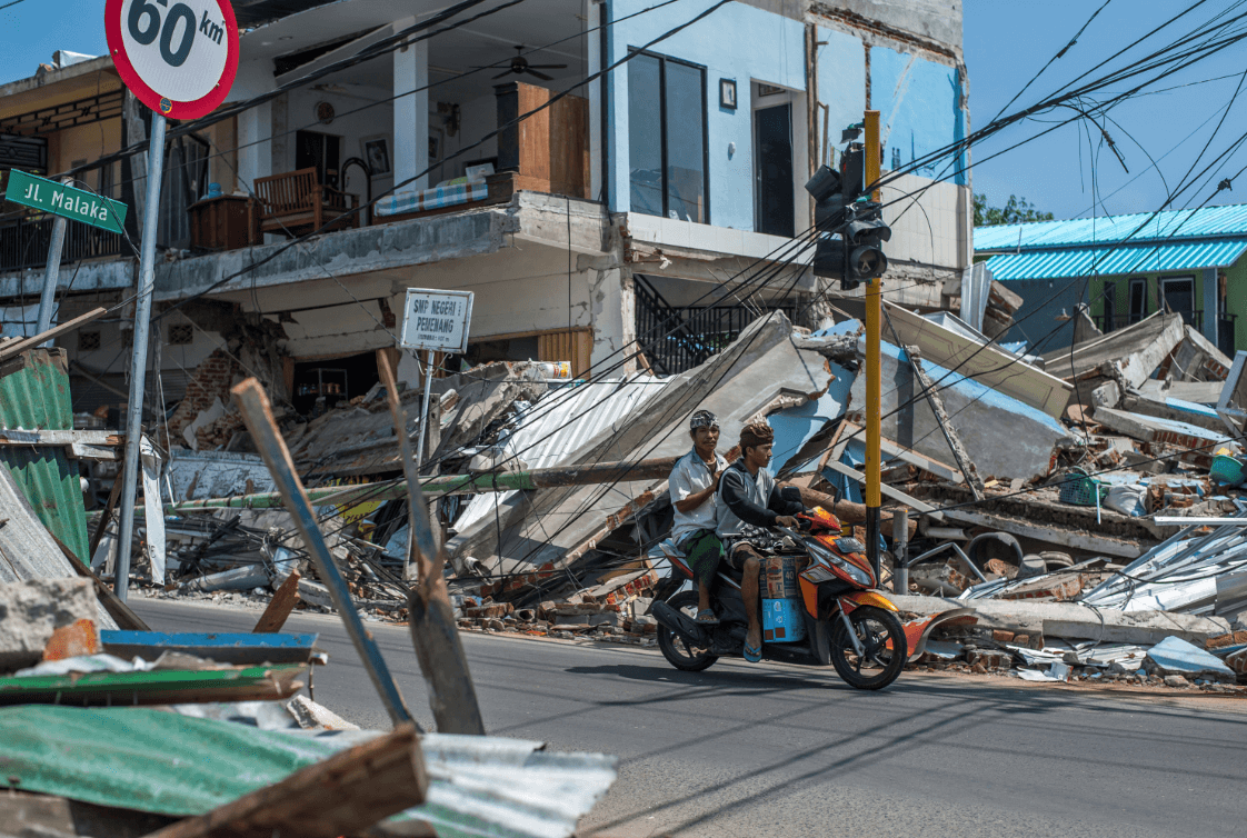 Indonesia eleva a 321 el número de muertos por sismo en Lombok