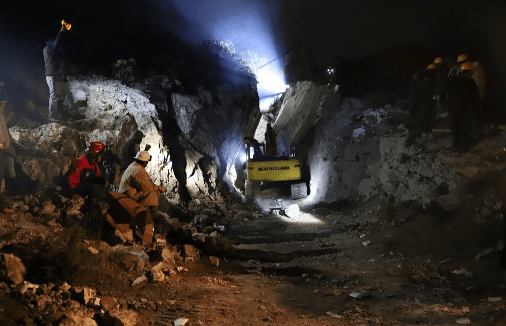Encuentran otro cuerpo en mina de Hidalgo; suman 4 muertos
