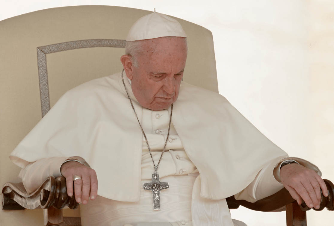 El papa viajó a Irlanda para ‘hacerse cargo del dolor por abusos sexuales’
