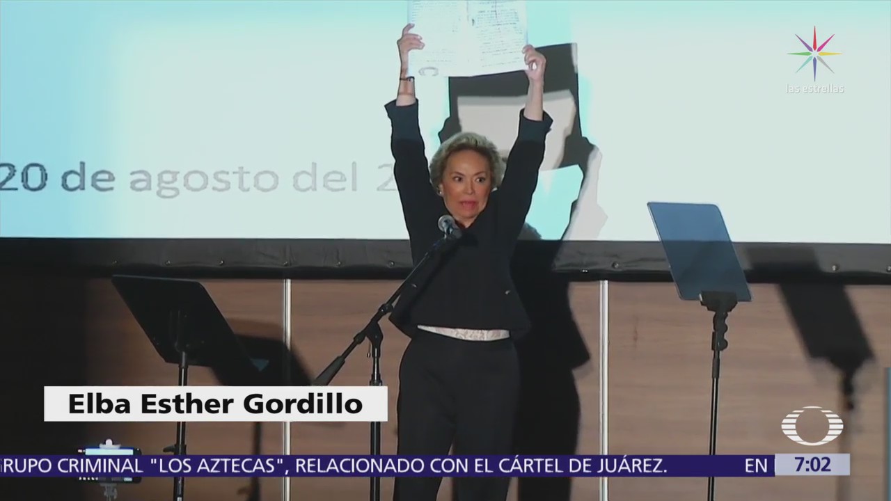 Elba Esther Gordillo reaparece en público, dice que fue 'chivo expiatorio'