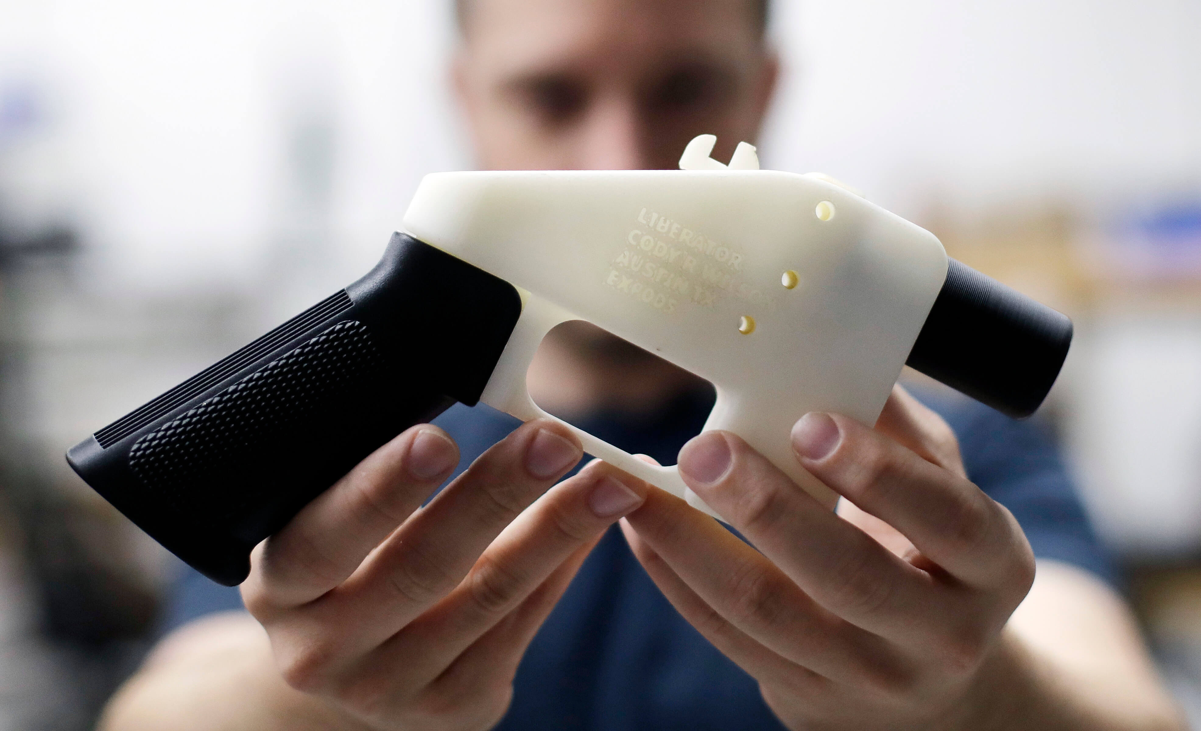Facebook eliminará contenido sobre impresión de armas en 3D